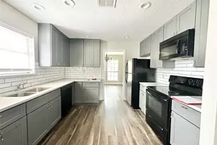 2523 Castle Pl, Stafford, TX 77477 - Photo 9