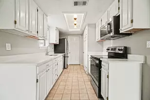5127 Royal Pkwy, Friendswood, TX 77546 - Photo 9