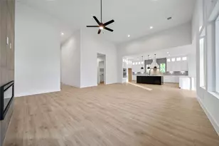 343 Louvenia Ct, Pinehurst, TX 77362 - Photo 3