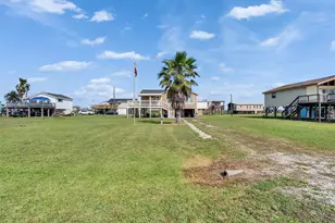 914 Treaty Dr, Surfside Beach, TX 77541 - Photo 3