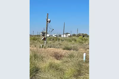 270 Titanic Street, Sargent, TX 77414 - Photo 5