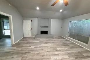 2731 Flintrock Cir, Houston, TX 77067 - Photo 5