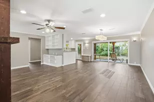 1205 Marine Dr, Galveston, TX 77550 - Photo 9