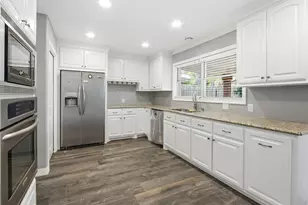 1205 Marine Dr, Galveston, TX 77550 - Photo 15