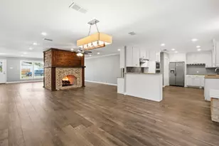 1205 Marine Dr, Galveston, TX 77550 - Photo 11