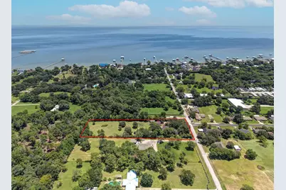 424 Middleton Street, Bacliff, TX 77518 - Photo 33