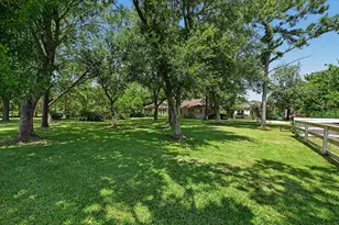 424 Middleton St, Bacliff, TX 77518 - Photo 31