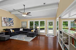 424 Middleton St, Bacliff, TX 77518 - Photo 3