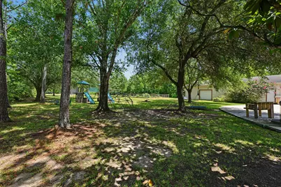 424 Middleton Street, Bacliff, TX 77518 - Photo 25