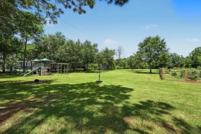 424 Middleton Street, Bacliff, TX 77518 - Photo 23