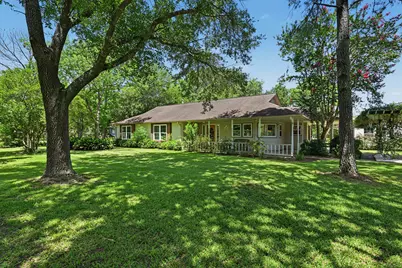 424 Middleton Street, Bacliff, TX 77518 - Photo 1