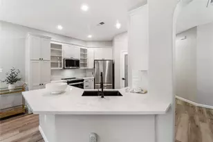 29 Cypress Bayou Ct, The Woodlands, TX 77382 - Photo 7
