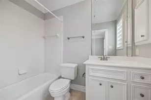 2910 Brompton Square Dr, Houston, TX 77025 - Photo 15