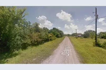 6410 Detony St, Hitchcock, TX 77563 - Photo 1