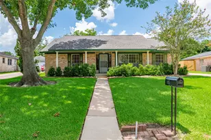 1115 Newport Blvd, League City, TX 77573 - Photo 1
