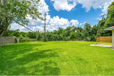 1115 Newport Boulevard, League City, TX 77573 - Photo 3