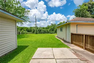1115 Newport Blvd, League City, TX 77573 - Photo 27