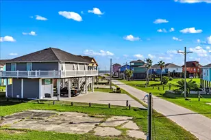 940 Driftwood Dr, Crystal Beach, TX 77650 - Photo 11