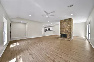 10 Still Corner Pl, The Woodlands, TX 77381 - Photo 5