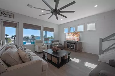 1534 Windsong Way, Tiki Island, TX 77554 - Photo 13