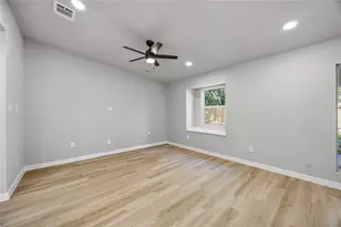 12006 Ashcroft Dr, Houston, TX 77035 - Photo 17