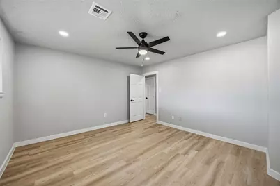 12006 Ashcroft Drive, Houston, TX 77035 - Photo 21