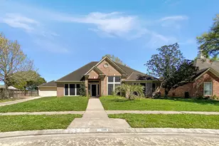 109 Smokey Lake Ln, Dickinson, TX 77539 - Photo 1