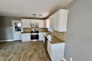 211 Staples Dr, Baytown, TX 77523 - Photo 15