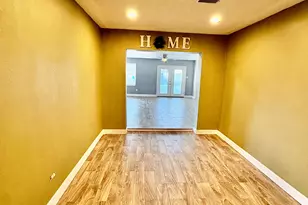 211 Staples Dr, Baytown, TX 77523 - Photo 5