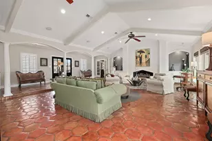 18607 Point Lookout Dr, Nassau Bay, TX 77058 - Photo 15