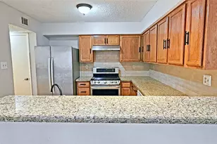12212 Coppertree Ln, Houston, TX 77035 - Photo 5