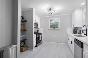 9607 Ocean Dr, Beach City, TX 77523 - Photo 15