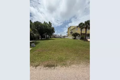 922 Nueces Drive, Galveston, TX 77554 - Photo 1