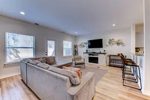 7134 Eastwood St, Houston, TX 77021 - Photo 3