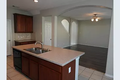 83 W Twinvale Loop, The Woodlands, TX 77384 - Photo 9