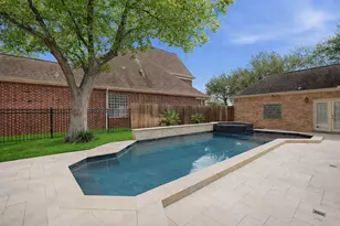 1711 Forestlake Dr, Sugar Land, TX 77479 - Photo 29