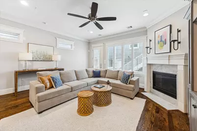 209 W 24th Street, Houston, TX 77008 - Photo 9