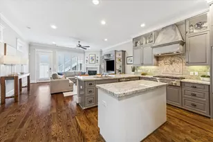 209 W 24th St, Houston, TX 77008 - Photo 5