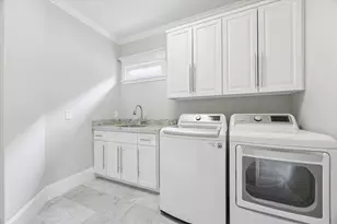 209 W 24th St, Houston, TX 77008 - Photo 27