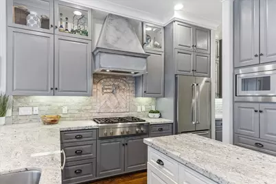 209 W 24th Street, Houston, TX 77008 - Photo 11