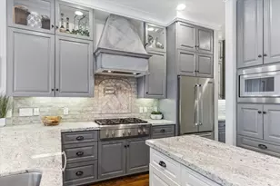 209 W 24th St, Houston, TX 77008 - Photo 11