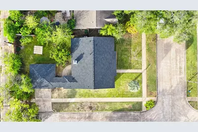 8114 Pella Drive, Houston, TX 77036 - Photo 7