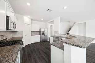 9310 Victoria Valley Ct, Houston, TX 77365 - Photo 11