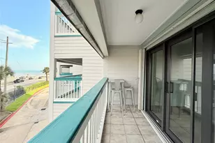 6102 Seawall Blvd, Galveston, TX 77551 - Photo 11
