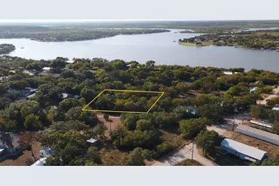 6908 Clover Leaf Drive, Brownwood, TX 76801 - Photo 3