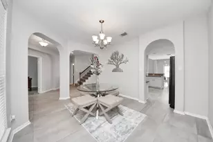 13710 Breezy Meadow Ct, Houston, TX 77044 - Photo 5