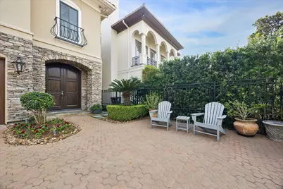 52 Briar Hollow Lane #E, Houston, TX 77027 - Photo 3