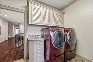 52 Briar Hollow Ln, Houston, TX 77027 - Photo 31