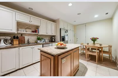 10 S Briar Hollow Lane #90, Houston, TX 77027 - Photo 11