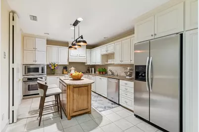 10 S Briar Hollow Lane #90, Houston, TX 77027 - Photo 9